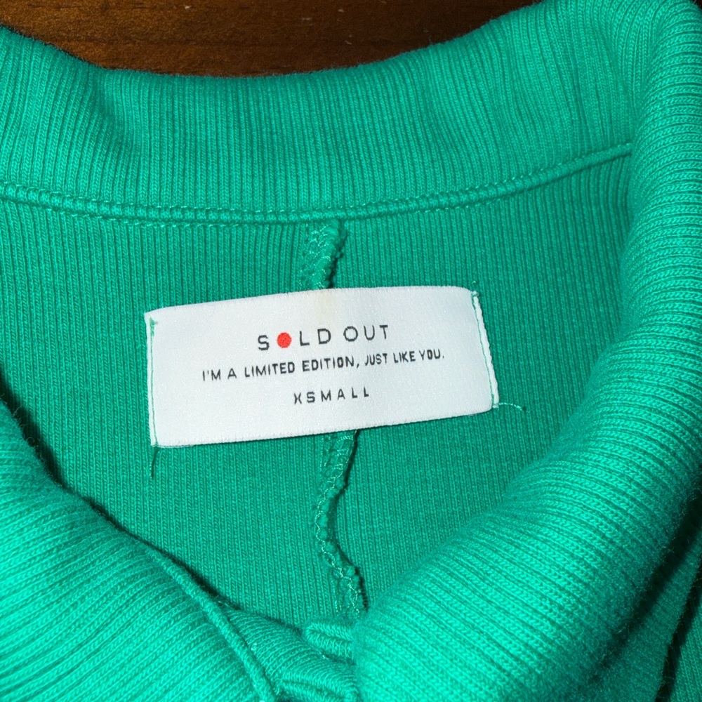 SOLD OUT LIMITED EDITION RIBBED BUTTON-UP SHIRT🌸 - Picture 7 of 8